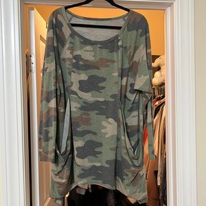 Camo Sweater. Size XXL.